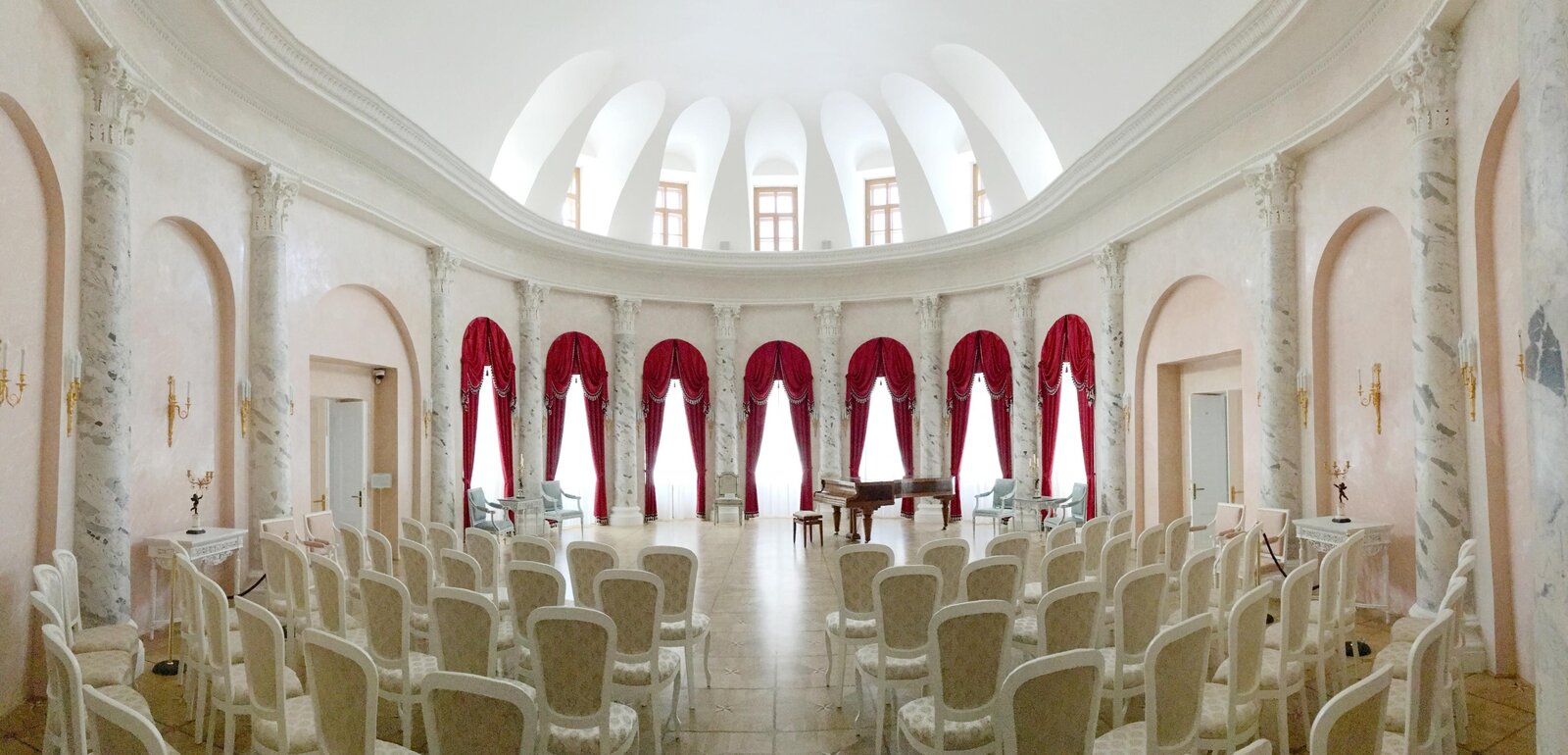 Концерт в 15:00 по 700 <i class=