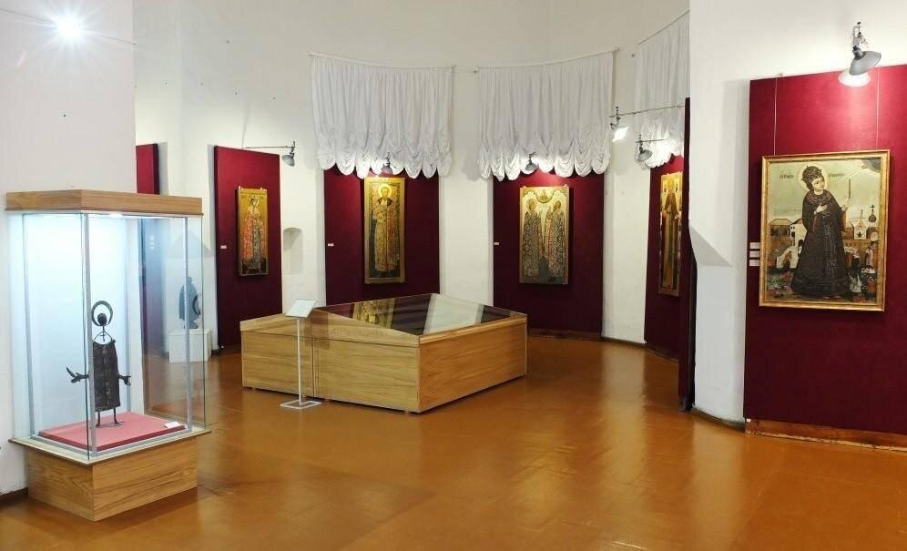 Экспозиция "Иконография угличских святых из собрания музея XVII - XIX вв."